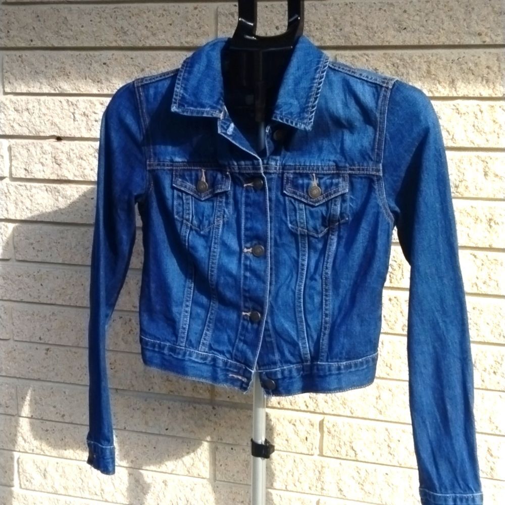 Women's Fitted, Waist-length Denim Jacket